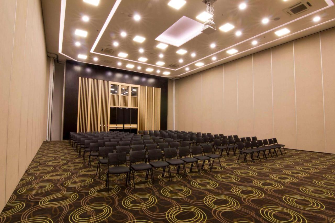 Sonesta Hotel Pereira Cerritos Extérieur photo The Auditorium