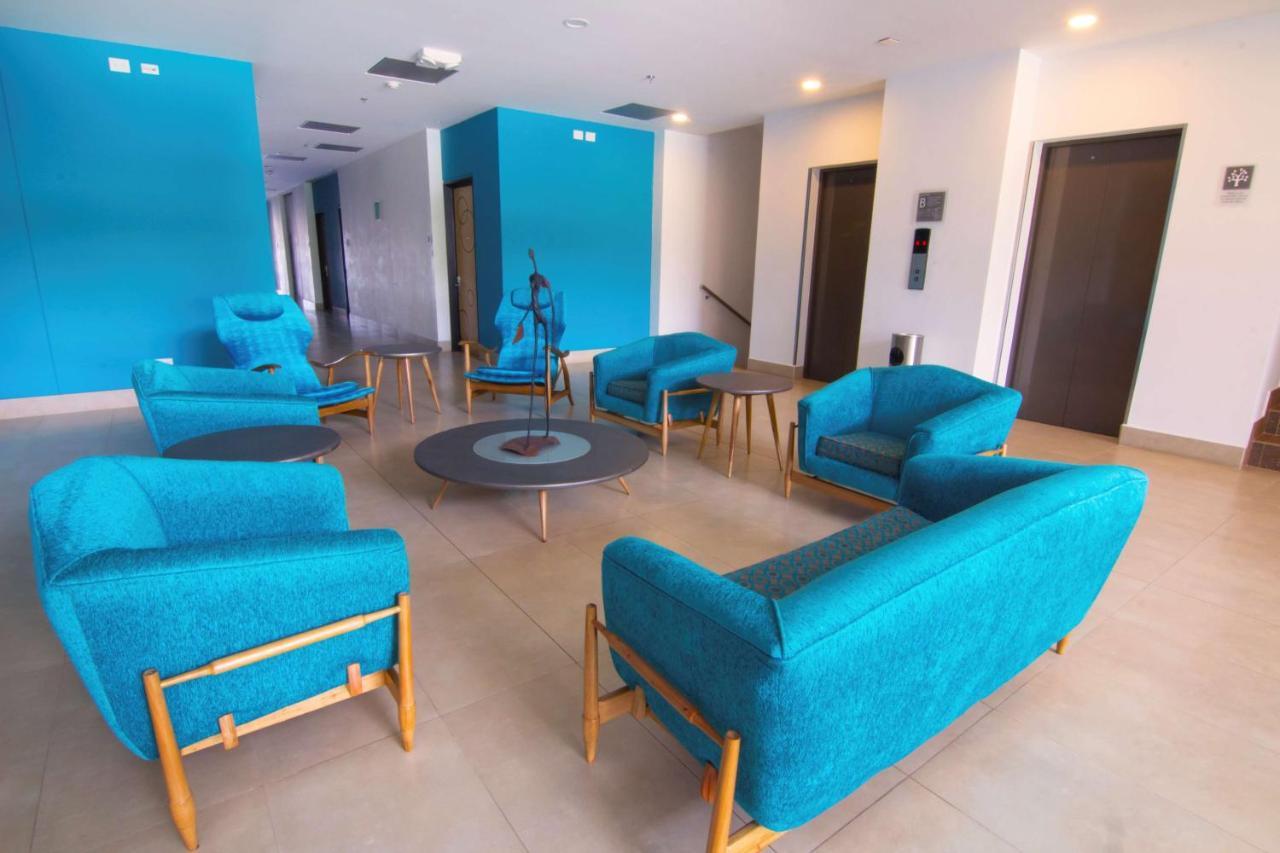 Sonesta Hotel Pereira Cerritos Extérieur photo The lobby of the hotel
