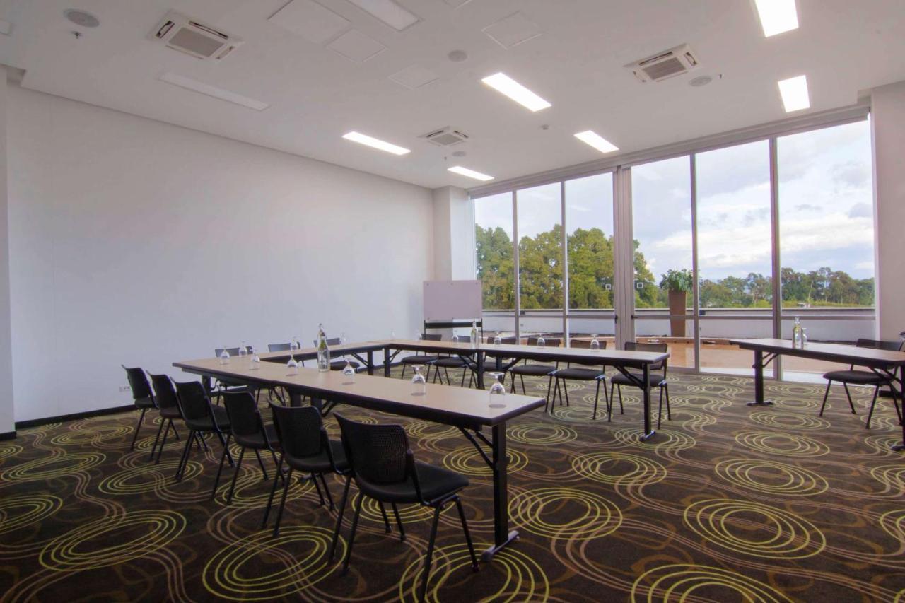 Sonesta Hotel Pereira Cerritos Extérieur photo Meeting room