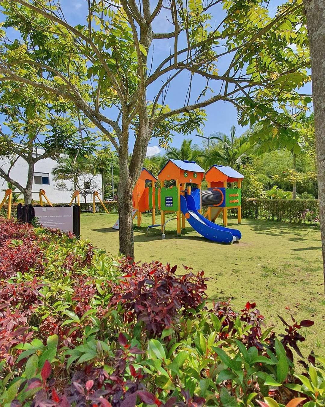 Sonesta Hotel Pereira Cerritos Extérieur photo Playground at the resort