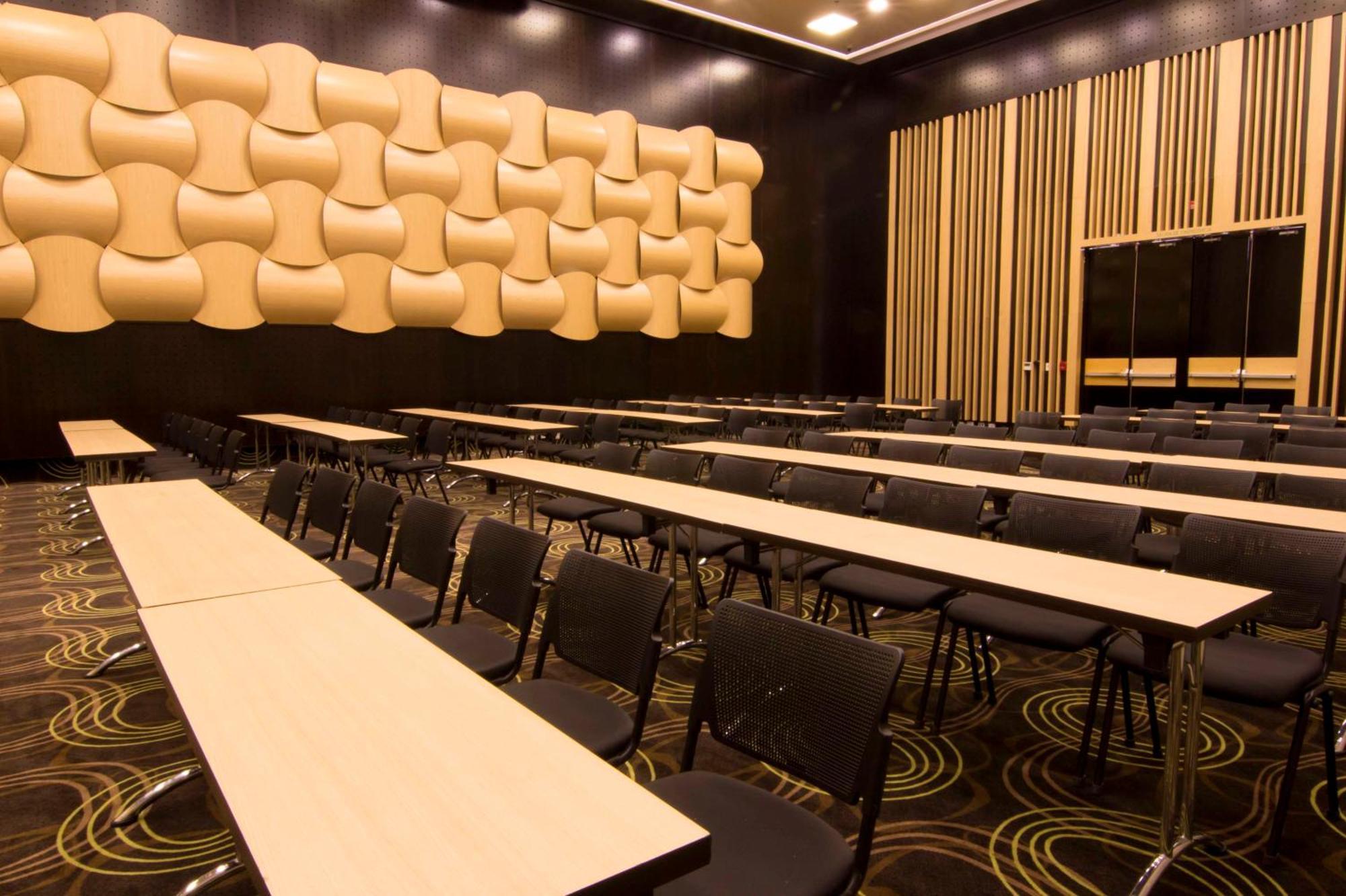 Sonesta Hotel Pereira Cerritos Extérieur photo The meeting room
