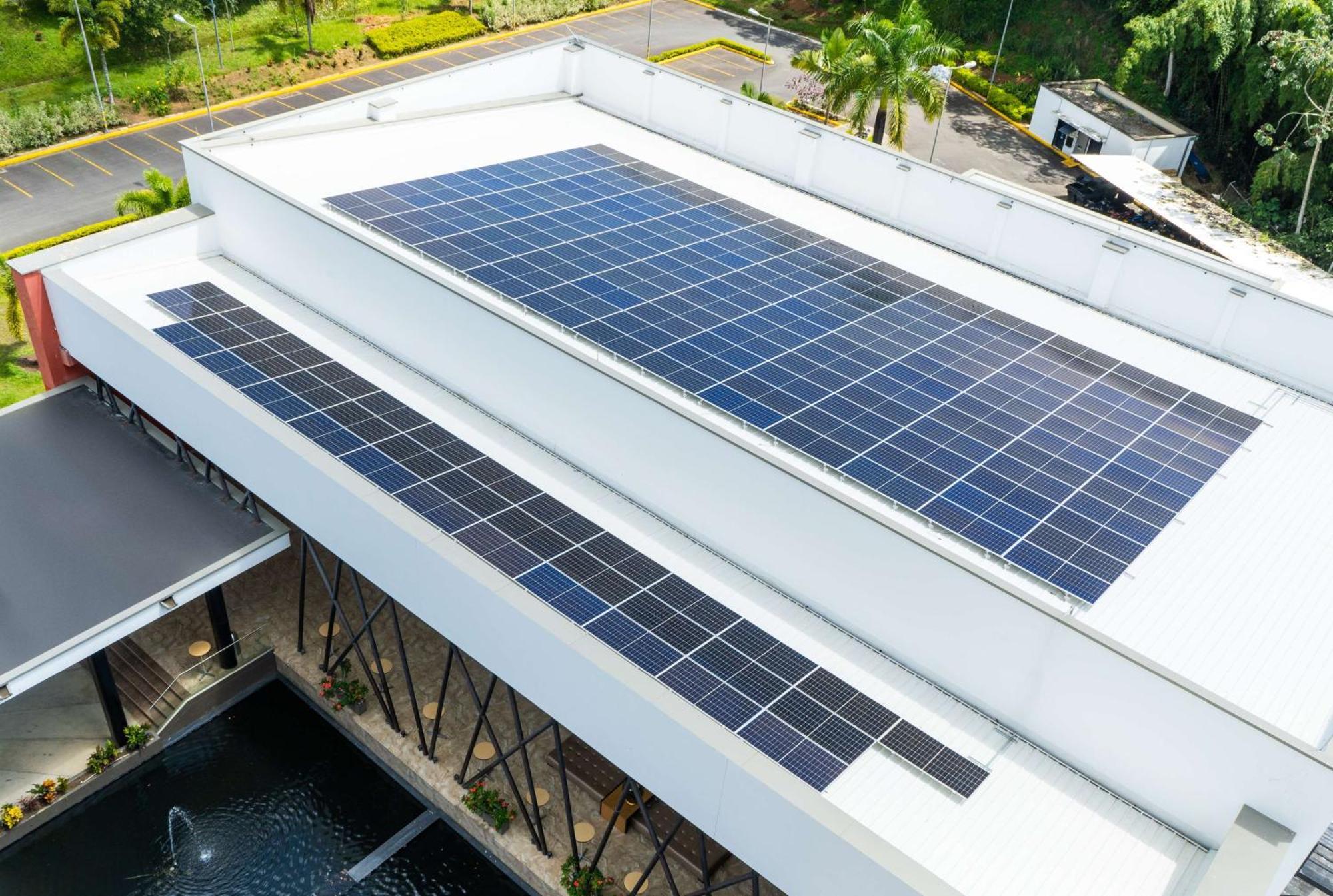 Sonesta Hotel Pereira Cerritos Extérieur photo Solar panels on the roof of the National Museum of the Dominican Republic