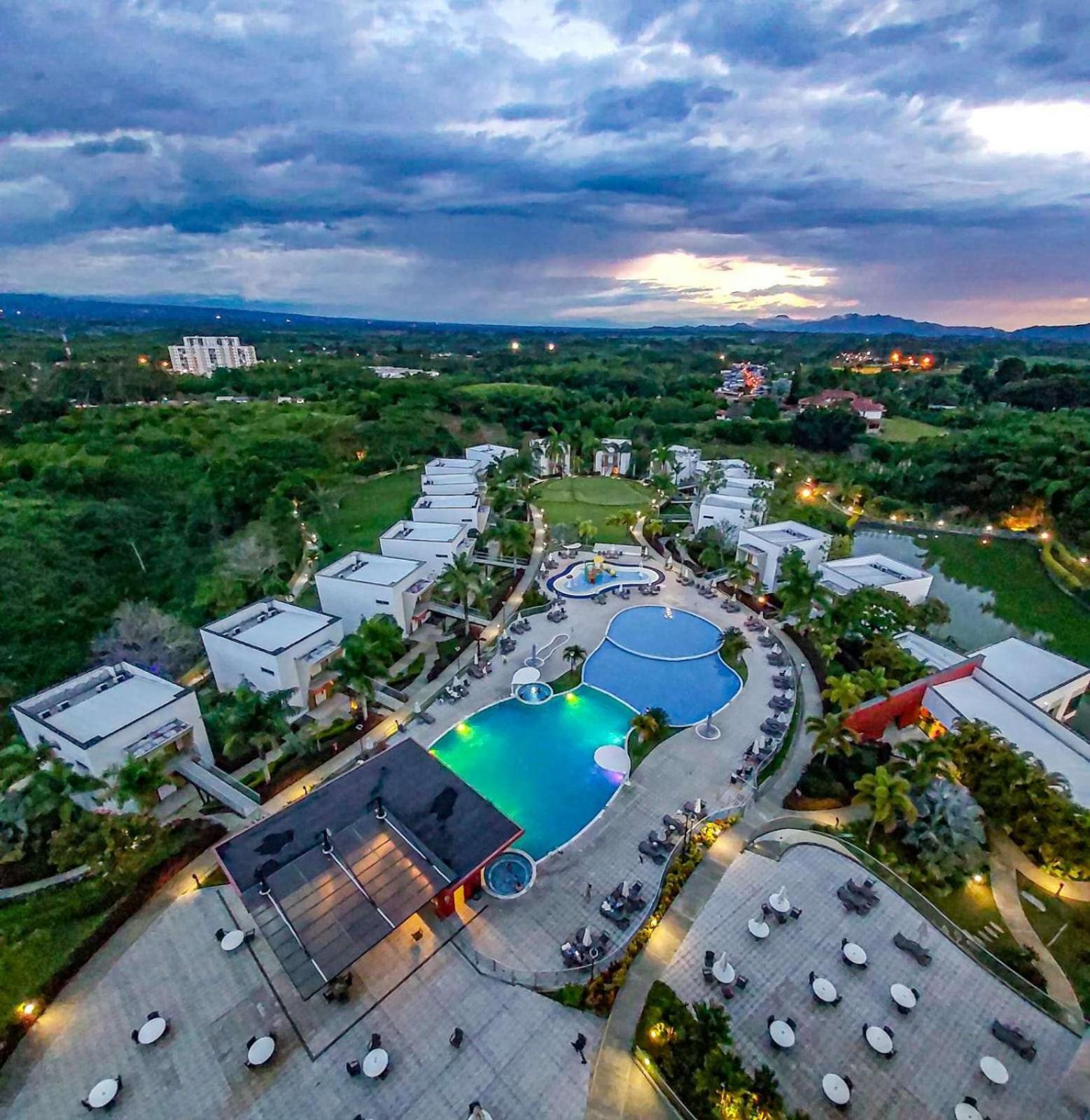 Sonesta Hotel Pereira Cerritos Extérieur photo Aerial view of the resort